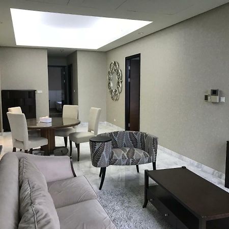 The Peak Residence At Sudirman - 3 Bedroom Exclusive Private Apartment Jakarta Exterior photo