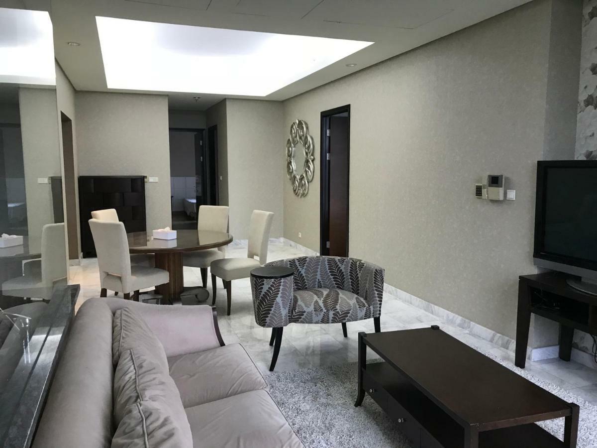 The Peak Residence At Sudirman - 3 Bedroom Exclusive Private Apartment Jakarta Exterior photo